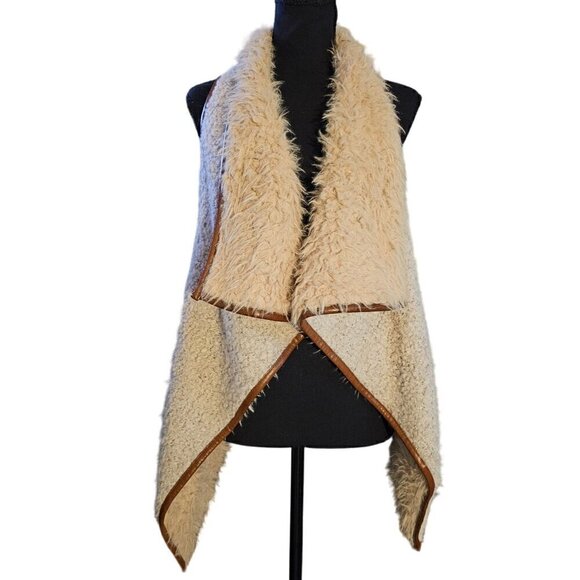 Love Tree Wool Blend Shark Bite Hem Boho Fuzzy Vest. Faux Fur and Leather Trim - Picture 1 of 10